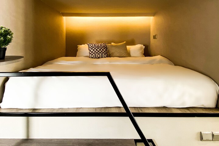Room 16 of 56