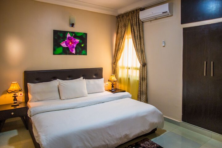 Room 10 of 41