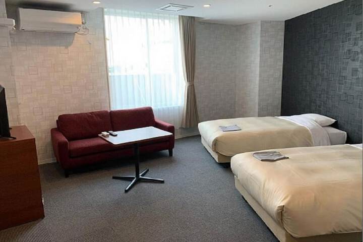 Room 22 of 68
