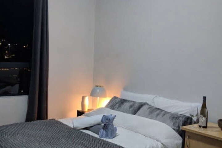Room 3 of 8