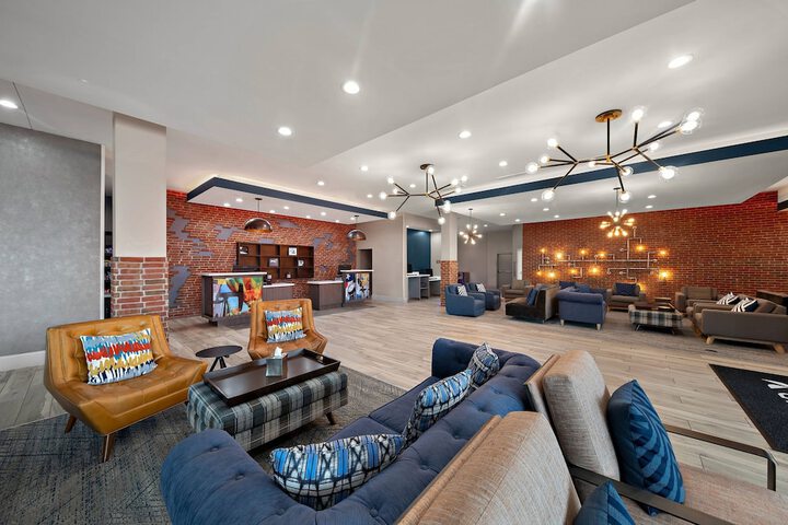 Lobby lounge