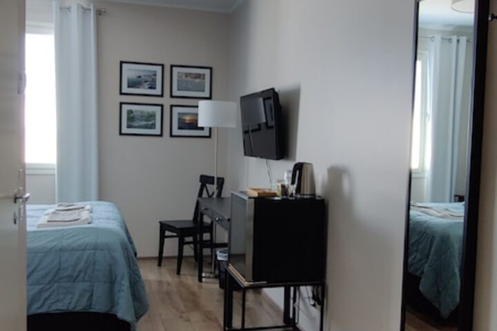 Room 9 of 31