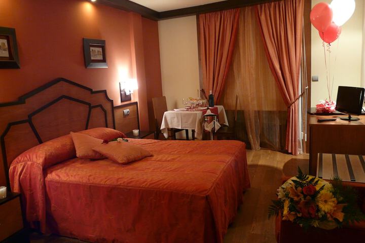 Room 3 of 28