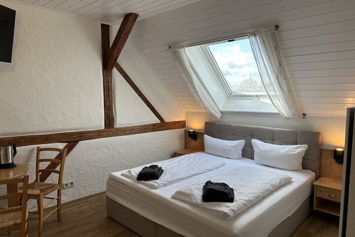 Room 40 of 85