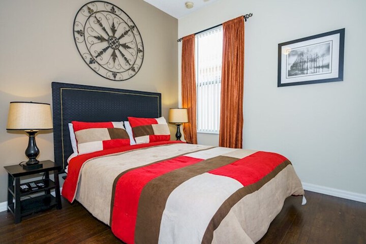 Room 15 of 28
