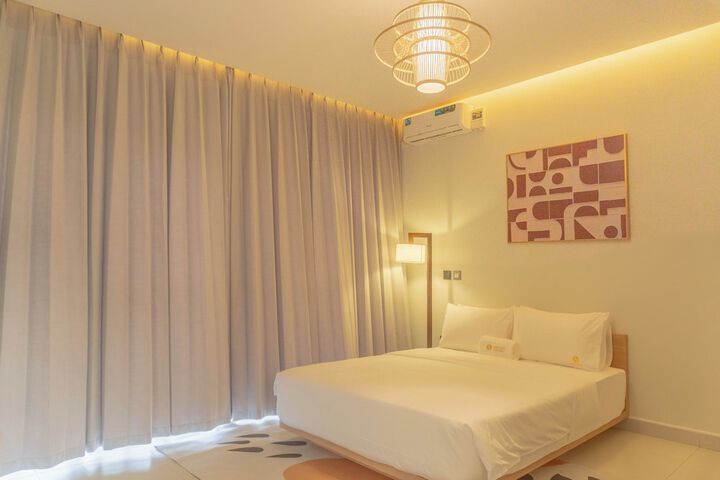Room 3 of 38