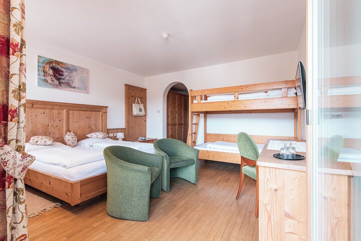 Room 15 of 59