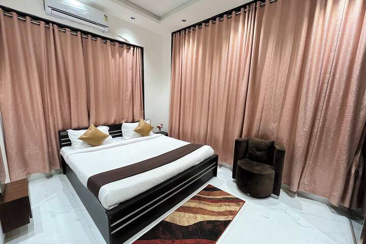 Room 26 of 96