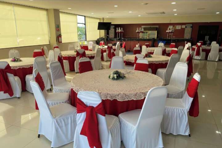 Ballroom/Hall 83 of 91