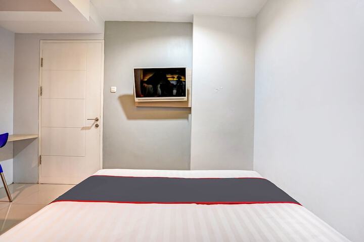 Room 8 of 19