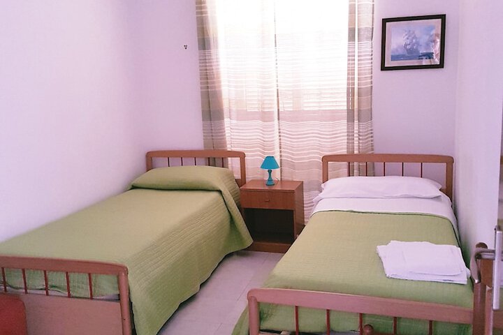 Room 15 of 42