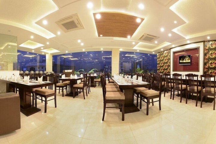 Dining 17 of 23