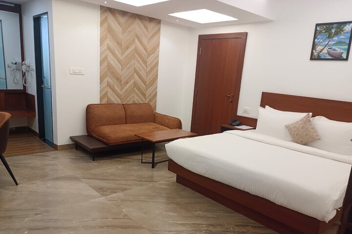 Room 3 of 30