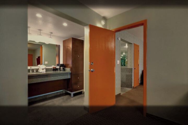 Room 3 of 24