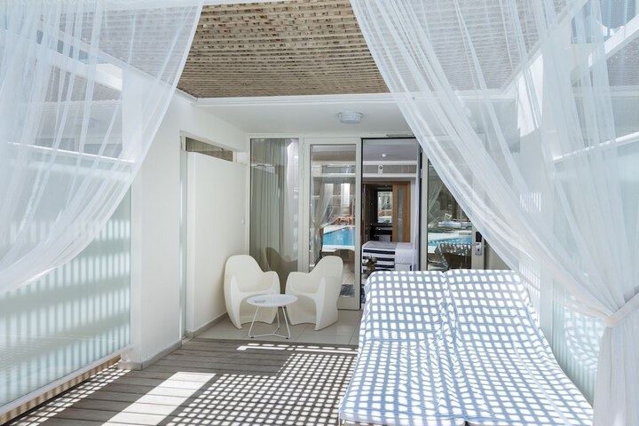 Terrace/Patio 34 of 102