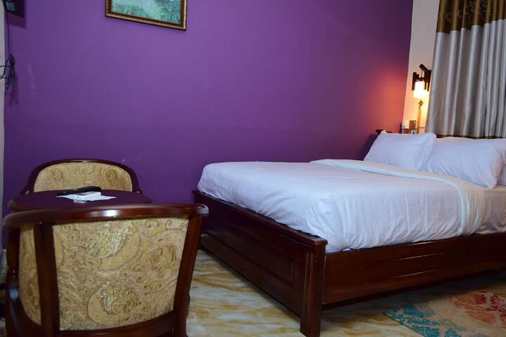 Room 2 of 20