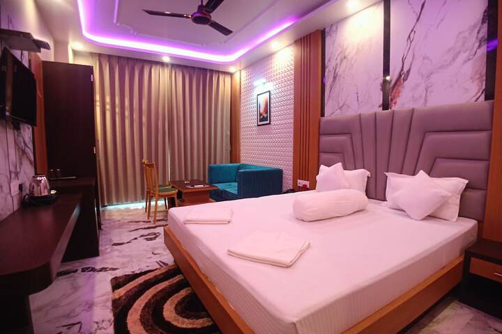 Room 30 of 96