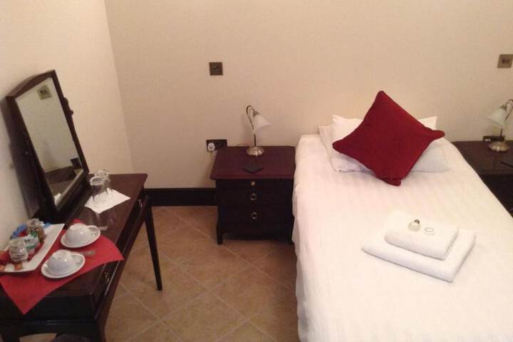 Room 7 of 38