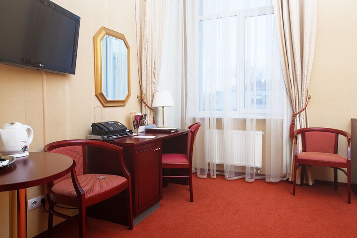 Room 9 of 48