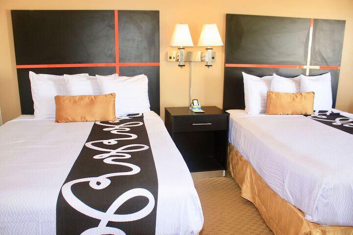 Room 9 of 40