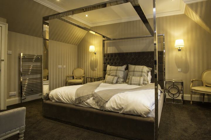 Room 9 of 44