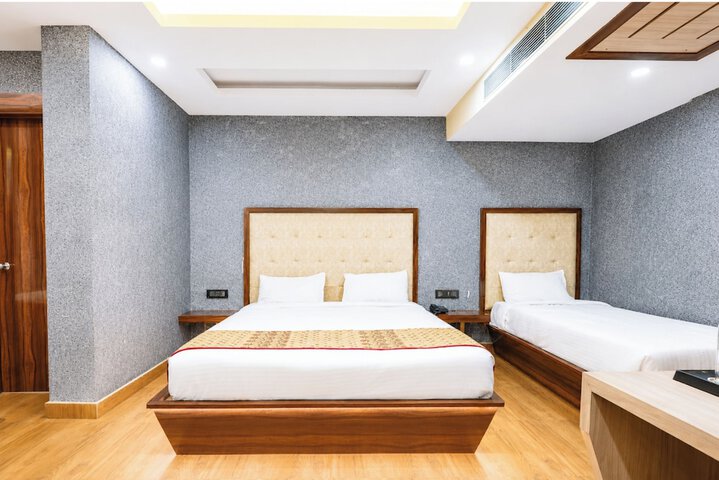Room 8 of 19