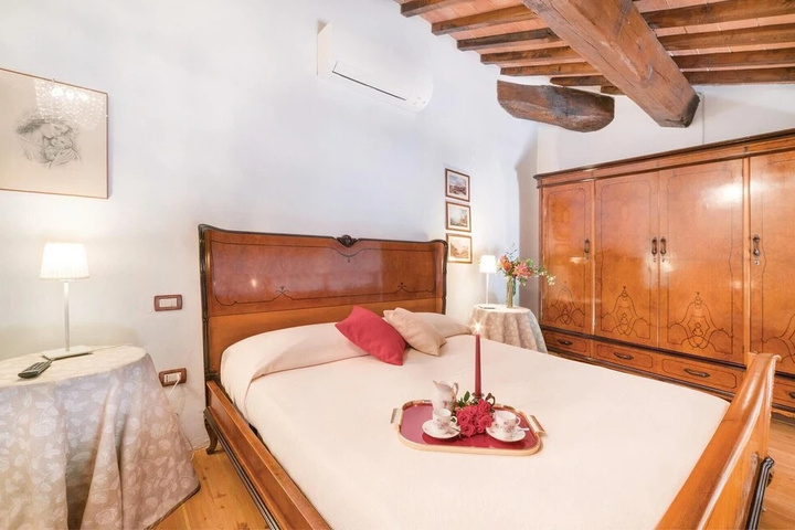 Room 4 of 19