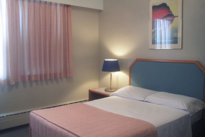 Room 4 of 38