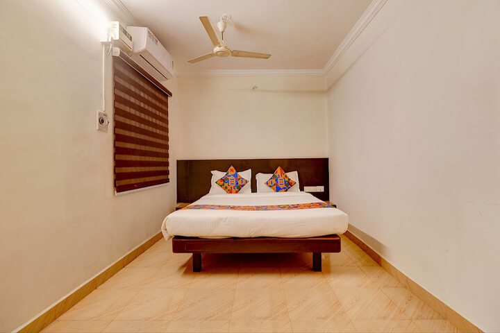 Room 11 of 26