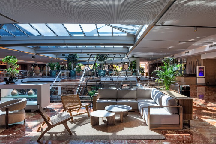 Hotel Lobby