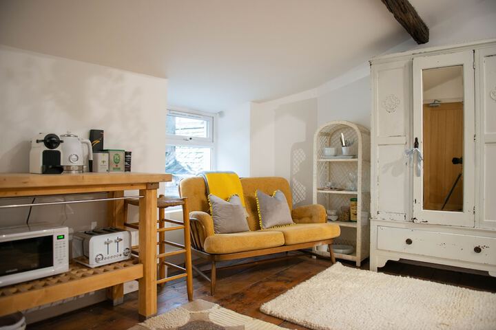 Room 3 of 10