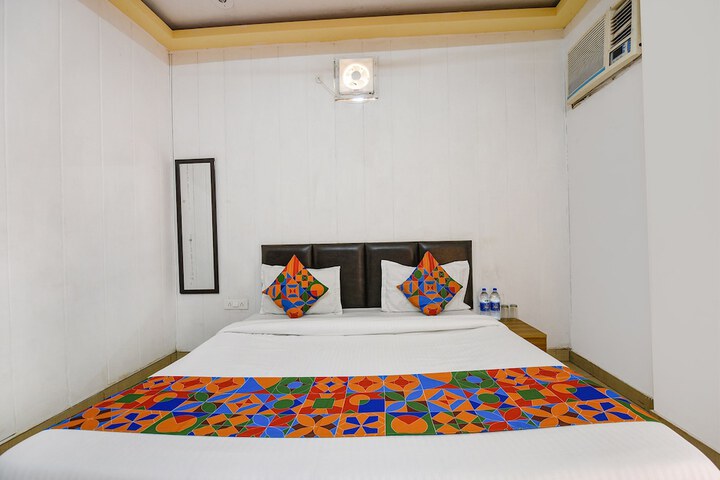 Room 13 of 23