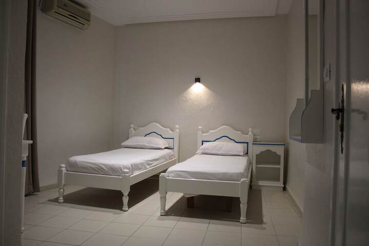 Room 20 of 153