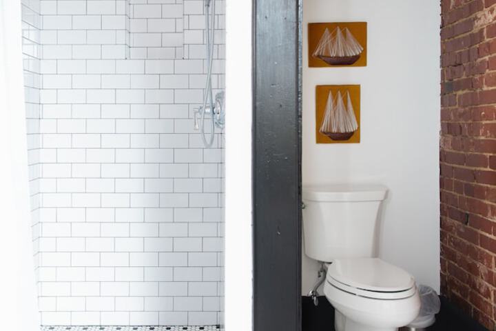 Bathroom shower
