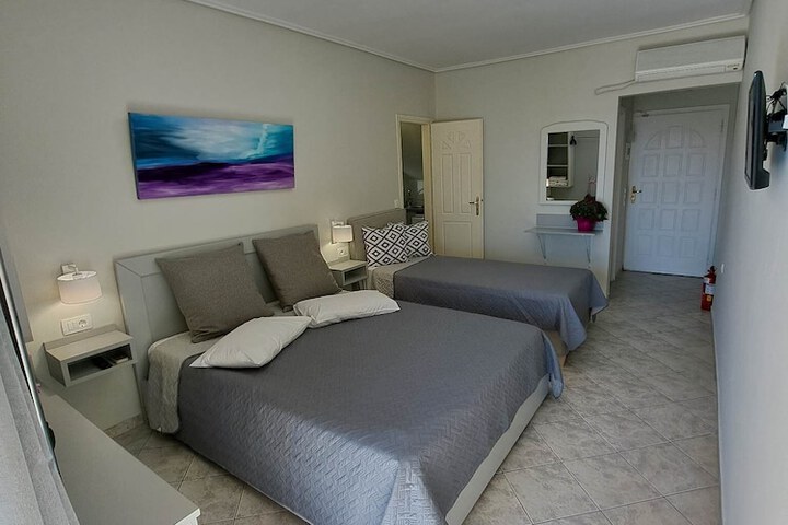 Room 10 of 40