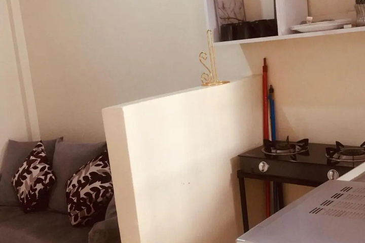 Room 2 of 8