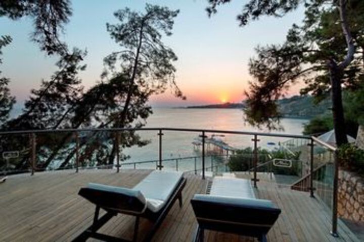 Sundeck 100 of 108