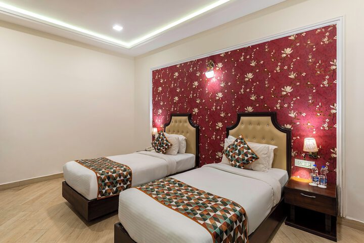 Room 16 of 28