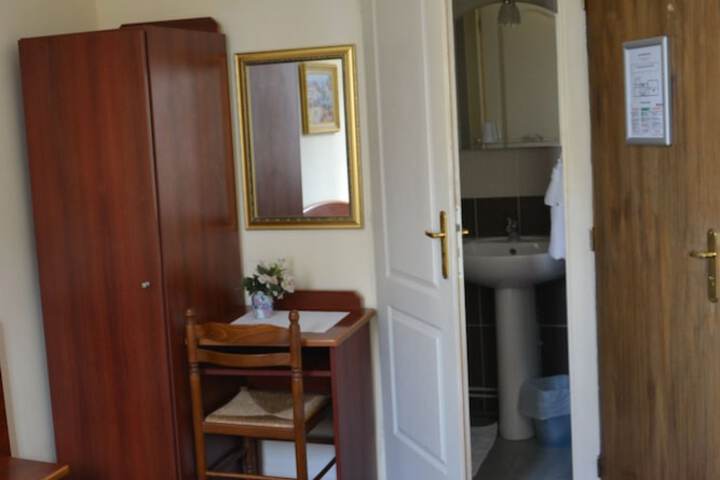 Room 38 of 70
