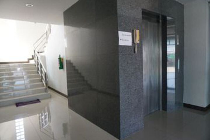 Ballroom/Hall 17 of 31