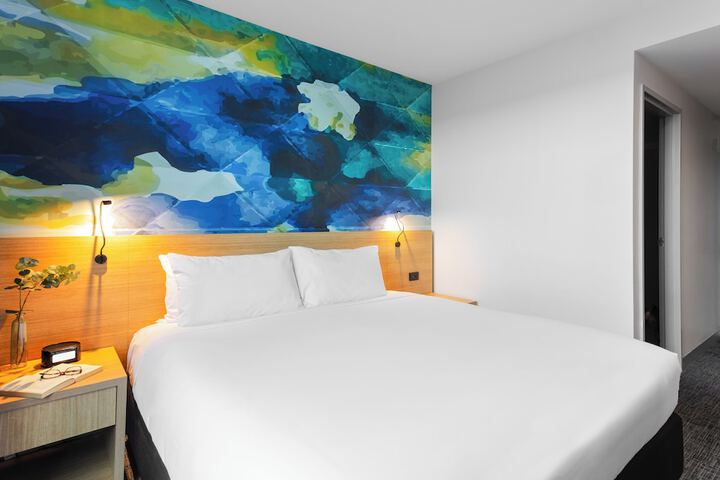 Room 18 of 173