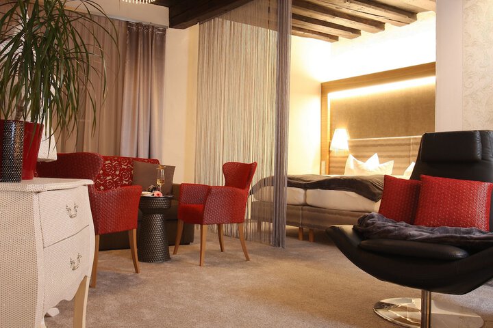 Room 33 of 59
