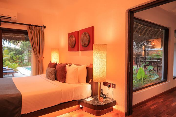 Room 10 of 77