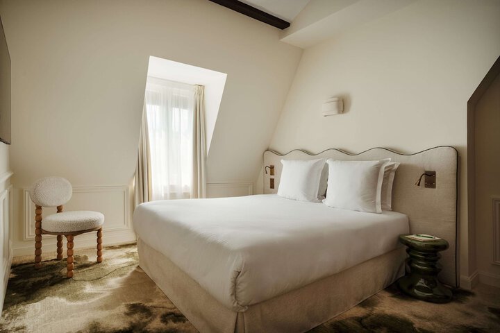 Room 25 of 62