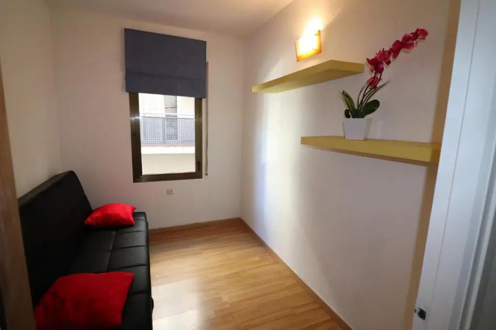Room 10 of 19