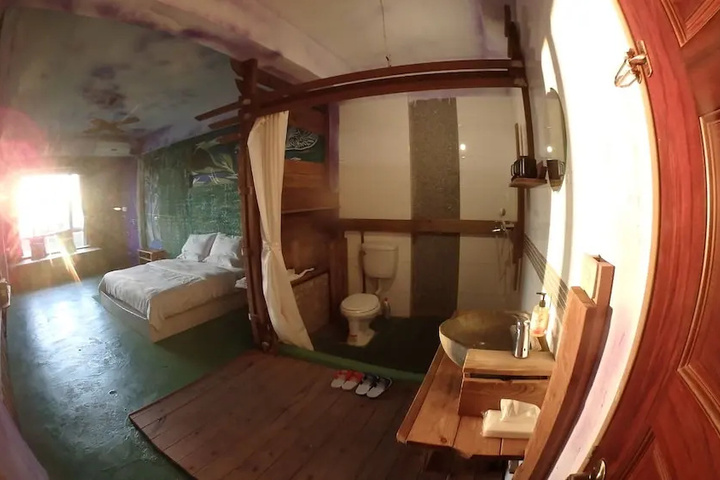 Room 3 of 22