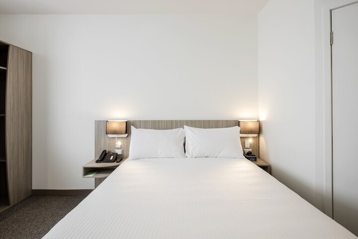 Room 12 of 62