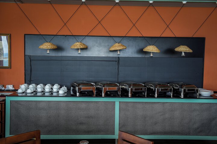 Dining 44 of 58