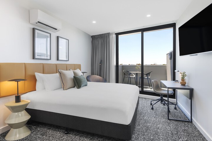 Room 16 of 44