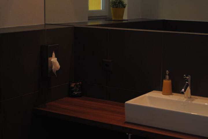 Room 53 of 77